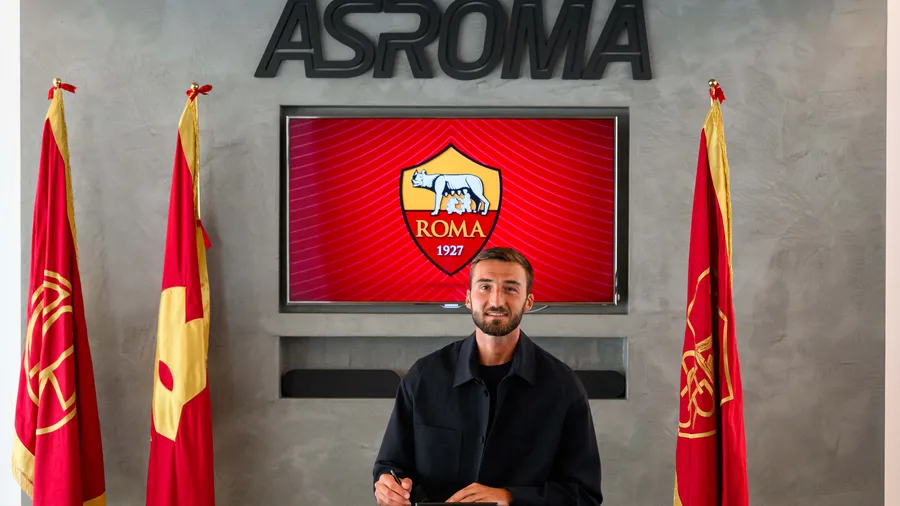Official: Bryan Cristante Signs New Roma Contract Until 2028
