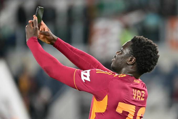Robinio Vaz Suffers Injury as Roma Look for Summer Exit