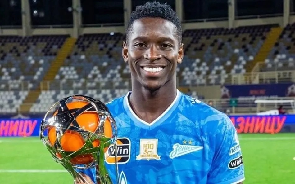 Roma reject Luiz Henrique as search for left winger continues