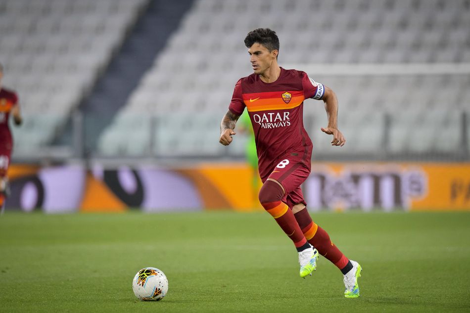 Former Roma winger Diego Perotti speaking during a sporting event