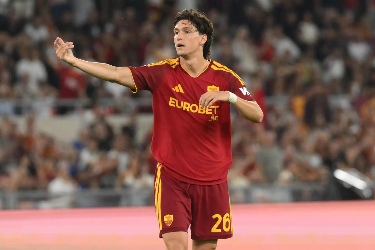 Leonardo Balerdi preparing to make his first Roma start against Torino