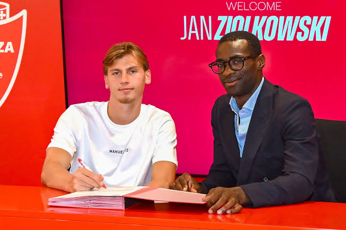 Jan Ziolkowski playing for Monza after completing his loan move from Roma