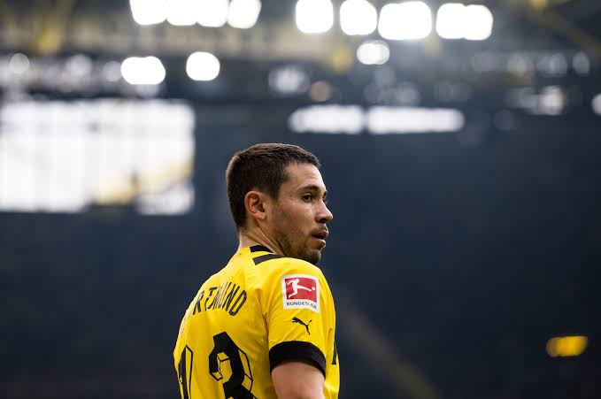 Roma Consider Free-Agent Move for Raphaël Guerreiro