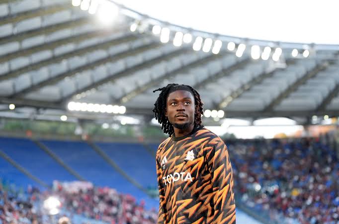 Manu Koné in action for Roma